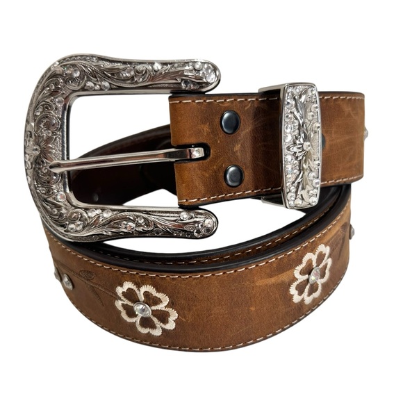 Ariat Womens Floral Stitch Berry Concho Distressed Leather Belt - Picture 2 of 16